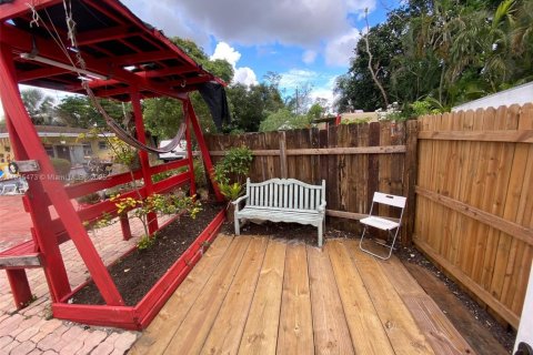 Снять в аренду виллу или дом в Форт-Лодердейл, Флорида 1 спальня, 173.08м2, № 1971613 - фото 4