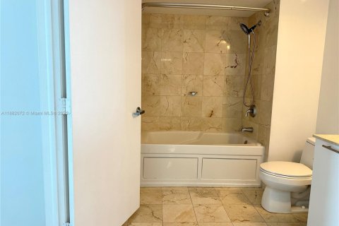 Copropriété à vendre à Miami, Floride: 1 chambre, 78.13 m2 № 1930756 - photo 14