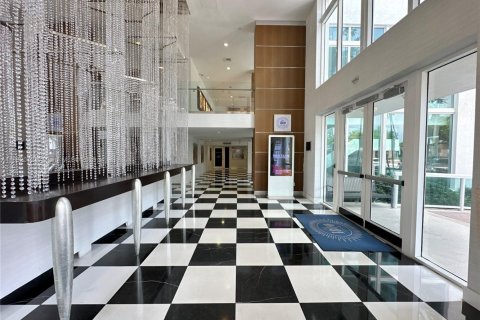 Copropriété à vendre à Miami, Floride: 1 chambre, 78.13 m2 № 1930756 - photo 2