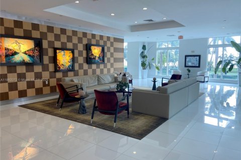 Copropriété à vendre à Miami, Floride: 1 chambre, 78.13 m2 № 1930756 - photo 4
