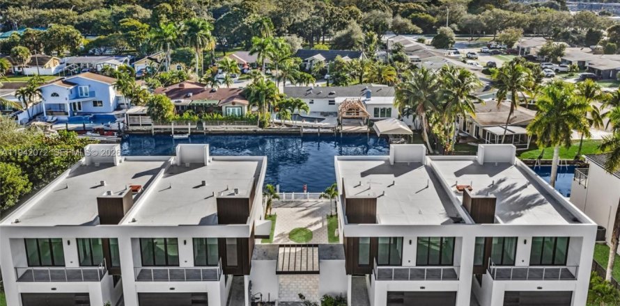 Таунхаус в Дания-Бич, Флорида 3 спальни, 189.52м2 № 1999069