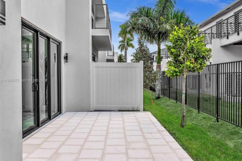 Купить таунхаус в Дания-Бич, Флорида 3 спальни, 189.52м2, № 1999069 - фото 20