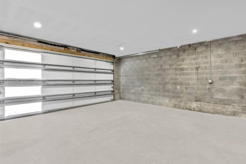 Купить таунхаус в Дания-Бич, Флорида 3 спальни, 189.52м2, № 1999069 - фото 23