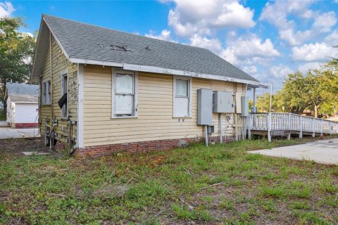 Commercial property in New Smyrna Beach, Florida 168.52 sq.m. № 2221130 - photo 13
