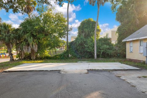 Commercial property in New Smyrna Beach, Florida 168.52 sq.m. № 2221130 - photo 12