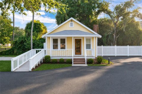 Commercial property in New Smyrna Beach, Florida 168.52 sq.m. № 2221130 - photo 8