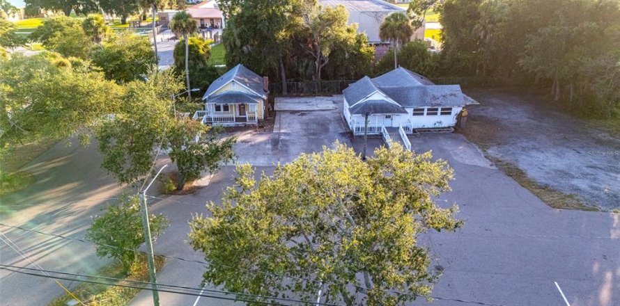 Commercial property in New Smyrna Beach, Florida 168.52 sq.m. № 2221130