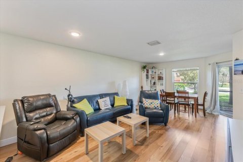 Condo in Orlando, Florida, 2 bedrooms  № 1798409 - photo 10