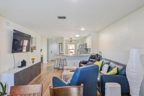 Condo in Orlando, Florida, 2 bedrooms  № 1798409 - photo 13