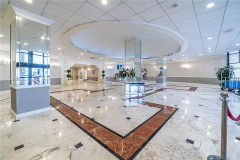 Condo in Hollywood, Florida, 2 bedrooms  № 1863583 - photo 22
