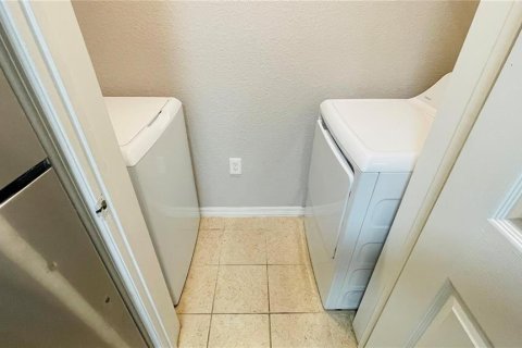 Condo in Orlando, Florida, 2 bedrooms  № 1880930 - photo 10