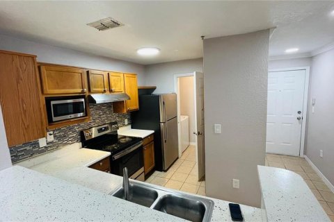 Condo in Orlando, Florida, 2 bedrooms  № 1880930 - photo 11