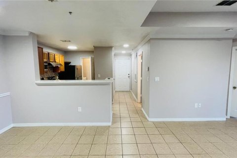 Condo in Orlando, Florida, 2 bedrooms  № 1880930 - photo 14