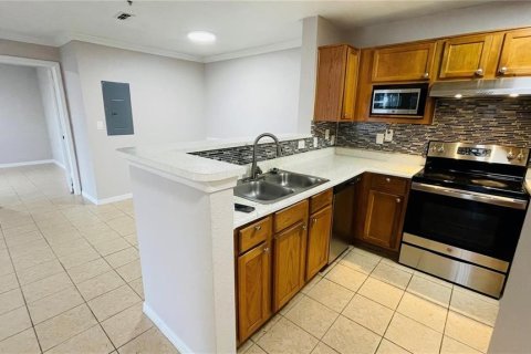 Condo in Orlando, Florida, 2 bedrooms  № 1880930 - photo 12