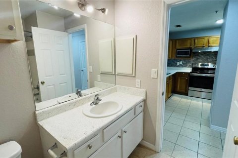 Condo in Orlando, Florida, 2 bedrooms  № 1880930 - photo 8