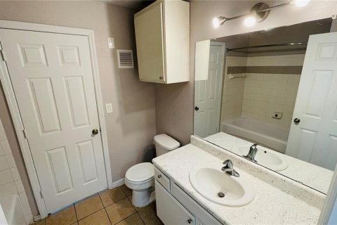 Condo in Orlando, Florida, 2 bedrooms  № 1880930 - photo 9