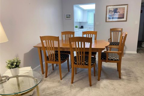 Condo in Saint Petersburg, Florida, 1 bedroom № 2210081 - photo 6