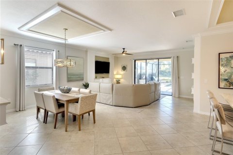 House in Bradenton, Florida 4 bedrooms, 186.36 sq.m. № 2221471 - photo 8