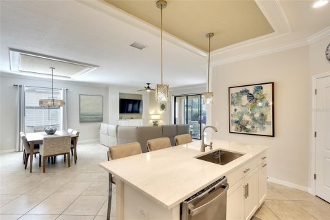 House in Bradenton, Florida 4 bedrooms, 186.36 sq.m. № 2221471 - photo 13