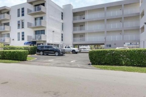 Condo à North Miami Beach, Floride, 2 chambres  № 2090407