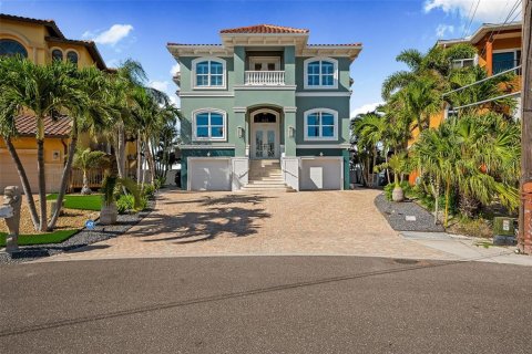 Casa en venta en Redington Beach, Florida, 4 dormitorios, 441.47 m2 № 1745001 - foto 3