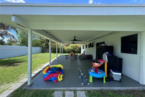 Casa en venta en Palmetto Bay, Florida, 3 dormitorios, 108.14 m2 № 2368350 - foto 16