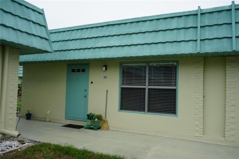 Condo à Sun City Center, Floride, 2 chambres  № 2106290
