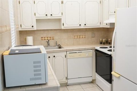 Copropriété à louer à Sun City Center, Floride: 2 chambres, 89.19 m2 № 2106290 - photo 3