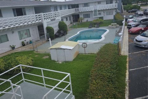 Copropriété à vendre à Hollywood, Floride: 2 chambres, 88.26 m2 № 1940750 - photo 3