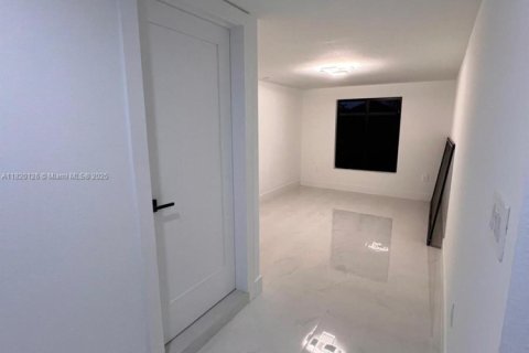 House in Cape Coral, Florida 4 bedrooms № 1780141 - photo 16