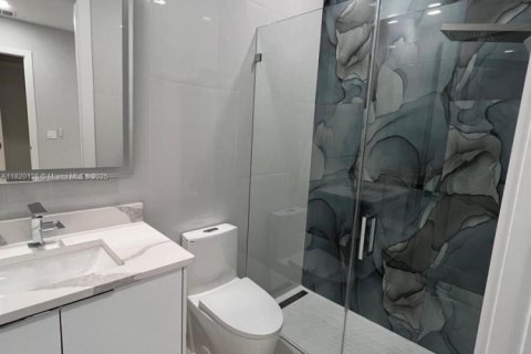 House in Cape Coral, Florida 4 bedrooms № 1780141 - photo 12