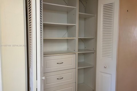 Condominio en alquiler en Hollywood, Florida, 1 dormitorio, 65.96 m2 № 2020917 - foto 21