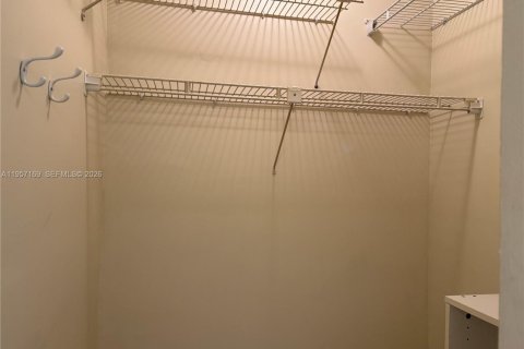 Condominio en alquiler en Hollywood, Florida, 1 dormitorio, 65.96 m2 № 2020917 - foto 23