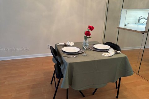 Condominio en alquiler en Hollywood, Florida, 1 dormitorio, 65.96 m2 № 2020917 - foto 4