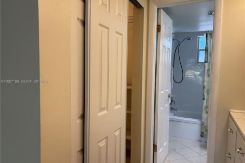 Condominio en alquiler en Hollywood, Florida, 1 dormitorio, 65.96 m2 № 2020917 - foto 15