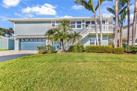Casa en Port Charlotte, Florida 4 dormitorios, 252.42 m2 № 2127939
