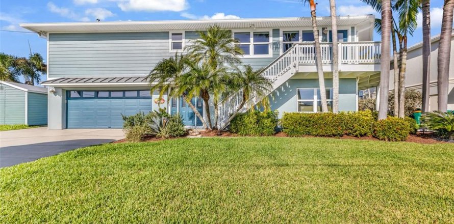 Villa ou maison à Port Charlotte, Floride 4 chambres, 252.42 m2 № 2127939