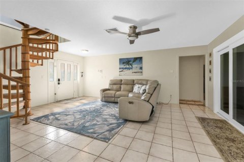 Villa ou maison à vendre à Port Charlotte, Floride: 4 chambres, 252.42 m2 № 2127939 - photo 26