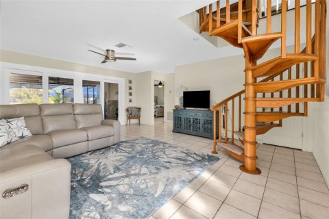 Villa ou maison à vendre à Port Charlotte, Floride: 4 chambres, 252.42 m2 № 2127939 - photo 25