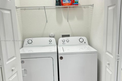 Casa en venta en Miami, Florida, 3 dormitorios, 133.87 m2 № 2053378 - foto 11