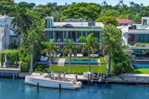 Villa ou maison à Miami Beach, Floride 5 chambres, 483.09 m2 № 2046063