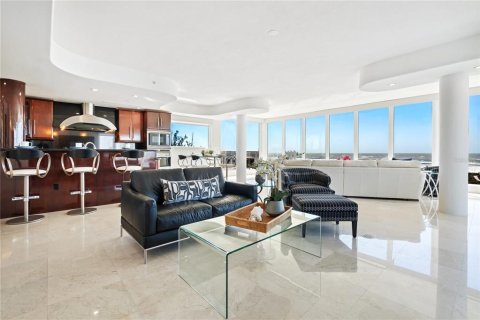 Condo in Sarasota, Florida, 3 bedrooms  № 2104302 - photo 11