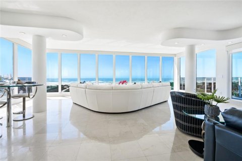 Condo in Sarasota, Florida, 3 bedrooms  № 2104302 - photo 8