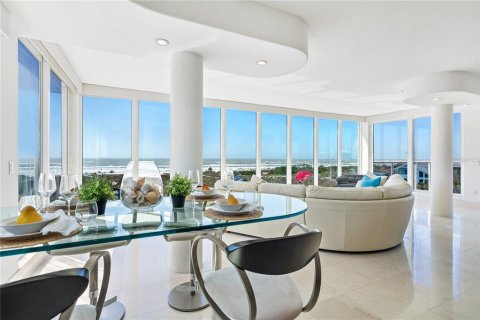 Condo in Sarasota, Florida, 3 bedrooms  № 2104302 - photo 18