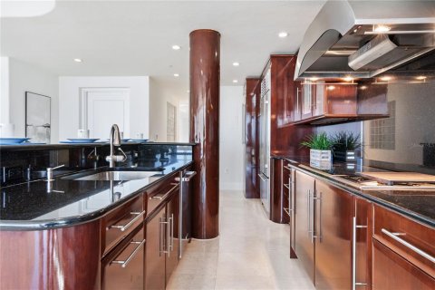 Condo in Sarasota, Florida, 3 bedrooms  № 2104302 - photo 15