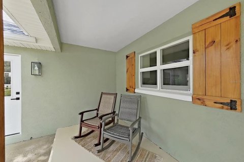 House in Fish Hawk, Florida 4 bedrooms, 166.48 sq.m. № 1786253 - photo 18