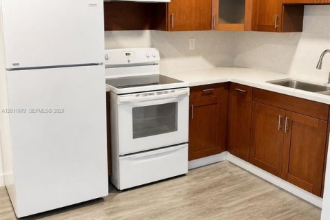 Immobilier commercial à vendre à Miami, Floride: 152.27 m2 № 2077546 - photo 6