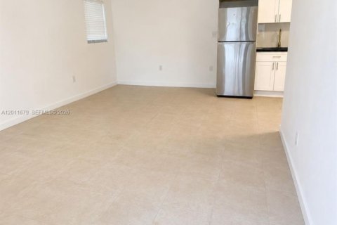 Immobilier commercial à vendre à Miami, Floride: 152.27 m2 № 2077546 - photo 9
