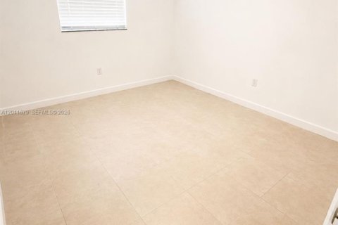 Immobilier commercial à vendre à Miami, Floride: 152.27 m2 № 2077546 - photo 12