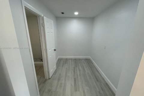 Adosado en venta en Coral Springs, Florida, 3 dormitorios, 140.28 m2 № 2071136 - foto 18